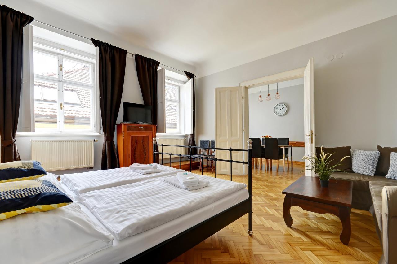 Historic Centre Apartments IV Prag Exterior foto